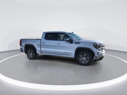 New 2026 GMC Sierra 1500 SLE image 2