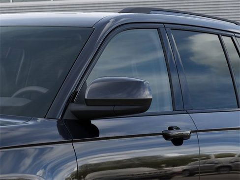 New 2025 Jeep Grand Cherokee Altitude image 12