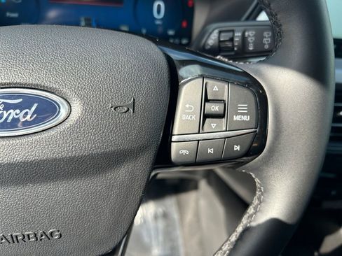 Used 2025 Ford Escape Platinum w/ Premium Technology Package AWD/4WD image 16