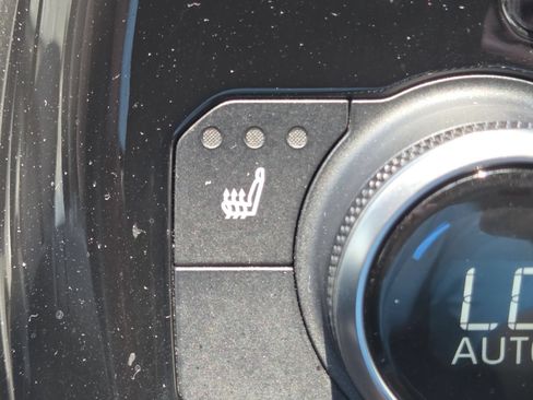 Used 2021 Toyota Highlander XLE FWD image 6