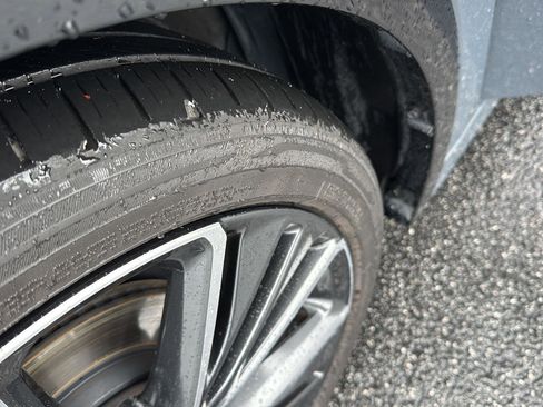 Certified 2023 Toyota Prius XLE image 35