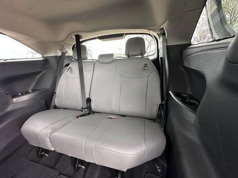 New 2026 Toyota Sienna XLE FWD image 27