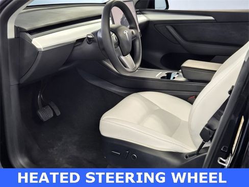 Used 2023 Tesla Model Y Long Range image 7
