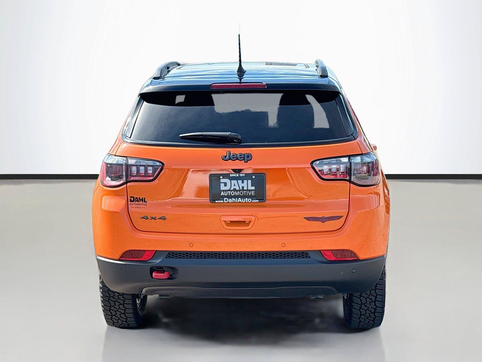 New 2026 Jeep Compass Trailhawk w/ Sun, Sound & Navigation Group AWD/4WD image 12