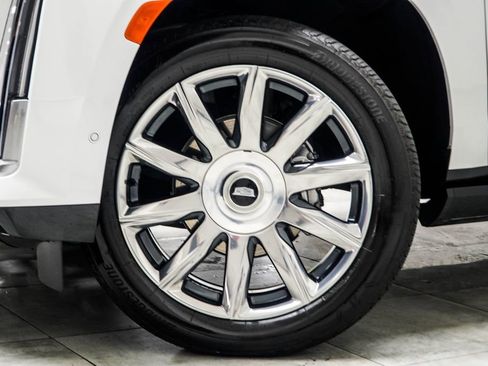 Used 2022 Cadillac Escalade Premium Luxury Platinum w/ Heavy-Duty Trailer Package image 3