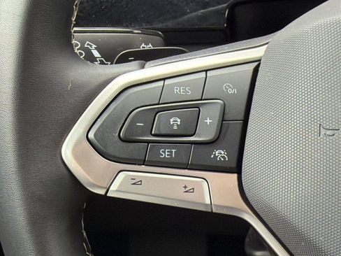 Used 2026 Volkswagen Atlas Cross Sport SE FWD image 18