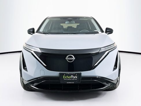 Used 2023 Nissan Ariya AWD image 2