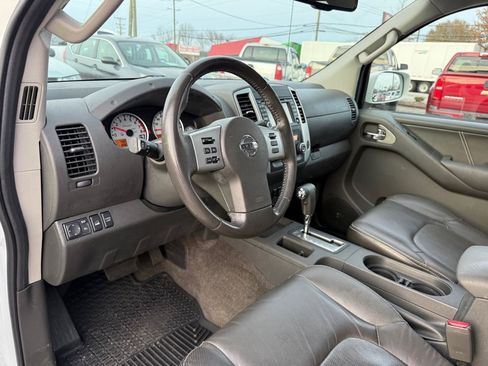 Used 2014 Nissan Frontier PRO-4X w/ Pro-4x Luxury Package image 10
