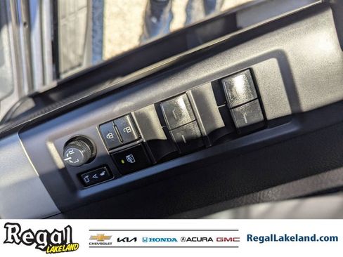 Used 2023 Toyota Tundra Limited image 15