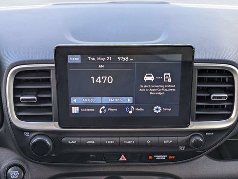 Used 2025 Hyundai Venue SEL FWD image 17