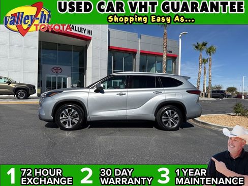 Used 2022 Toyota Highlander XLE image 1