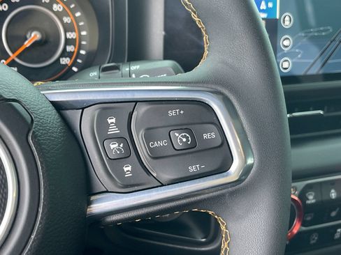 Used 2024 Jeep Wrangler Unlimited Sahara w/ Technology Group AWD/4WD image 28