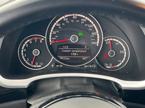 Used 2014 Volkswagen Beetle 2.5 image 24