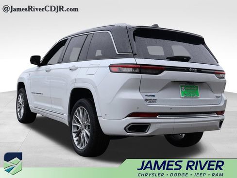 Used 2022 Jeep Grand Cherokee Summit w/ Advanced Protech Group IV AWD/4WD image 3