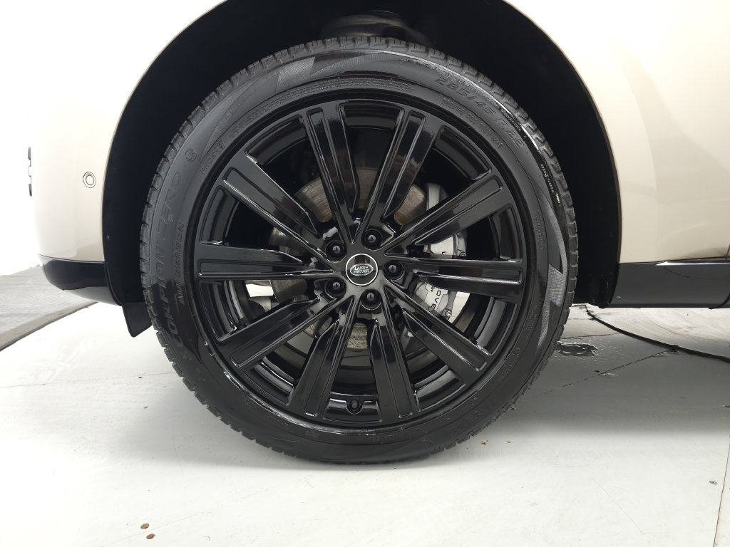 Used 2025 Land Rover Range Rover SE AWD/4WD image 42