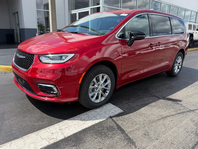 New 2026 Chrysler Pacifica Select AWD/4WD image 1
