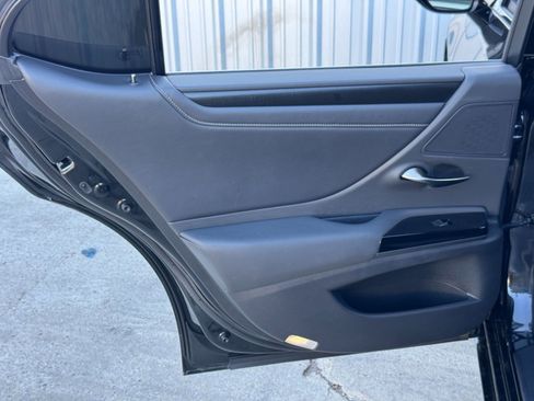 Used 2023 Lexus ES 300h w/ Premium Package image 44