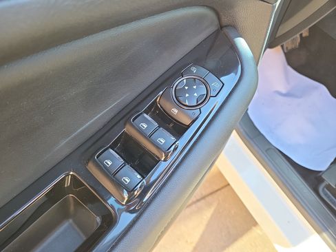 Used 2020 Ford Edge SEL w/ Convenience Package image 16