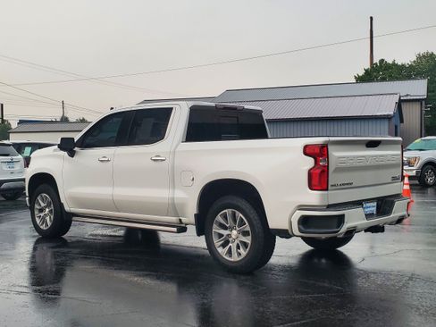 Used 2021 Chevrolet Silverado 1500 High Country w/ Z71 Off-Road Package AWD/4WD image 3
