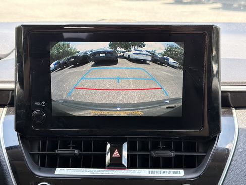 Used 2024 Toyota Corolla LE FWD image 6