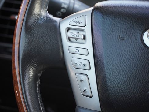Used 2016 INFINITI QX80 4WD w/ Deluxe Technology Package image 36