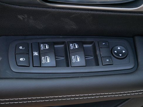 New 2026 Chrysler Pacifica Select image 13