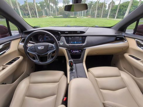 Used 2017 Cadillac XT5 FWD image 16