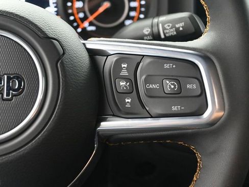 Used 2024 Jeep Wrangler Unlimited Sahara w/ Technology Group AWD/4WD image 12