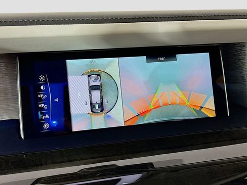 Used 2018 Rolls-Royce Phantom Sedan image 16