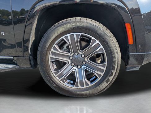 Used 2024 Jeep Wagoneer Series II w/ Flexible Seating Group RWD image 26