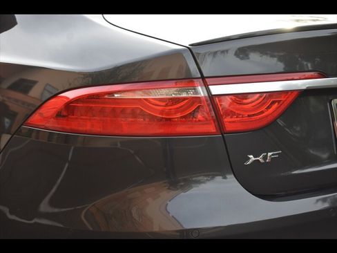 Used 2016 Jaguar XF S image 47