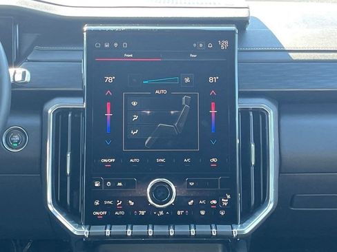 Used 2025 GMC Acadia Elevation image 47