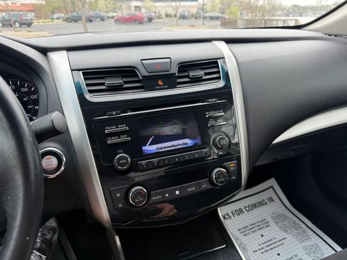 Used 2013 Nissan Altima 2.5 SV image 16