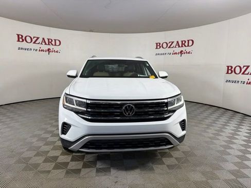 Used 2021 Volkswagen Atlas Cross Sport SE FWD image 2