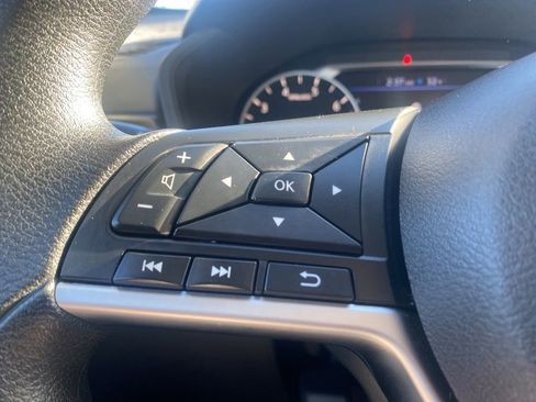 Used 2024 Nissan Altima 2.5 SV image 17