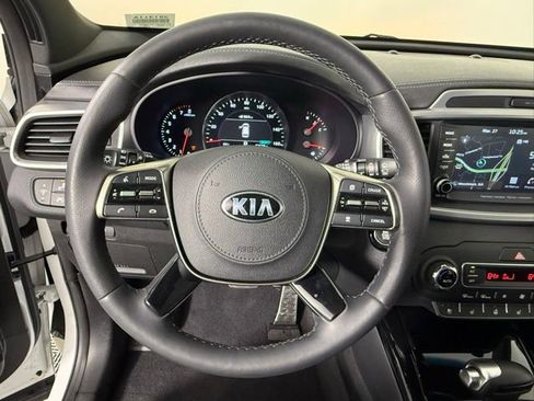 Used 2019 Kia Sorento SX image 17