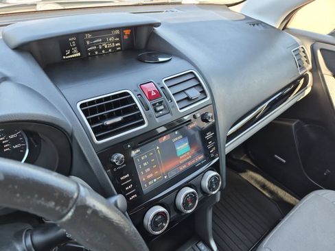 Used 2017 Subaru Forester 2.5i Limited AWD/4WD image 29