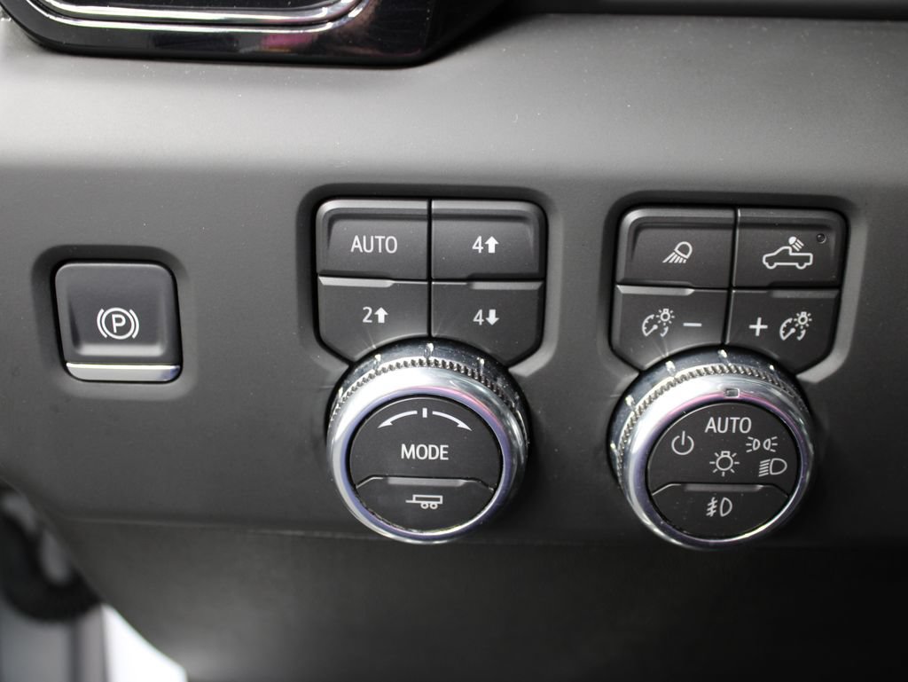 Used 2026 GMC Sierra 2500 AT4 w/ Technology Package AWD/4WD image 65