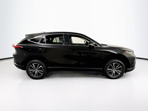 Used 2022 Toyota Venza LE AWD/4WD image 4