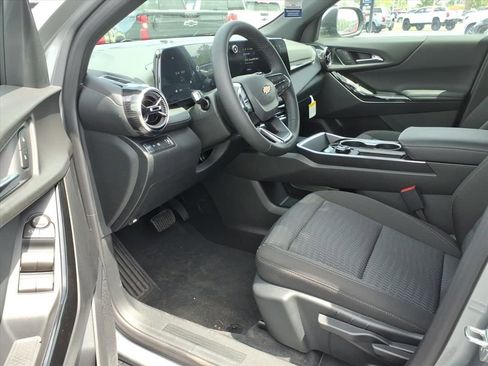 New 2026 Chevrolet Equinox LT w/ Safety and Technology Package FWD image 11