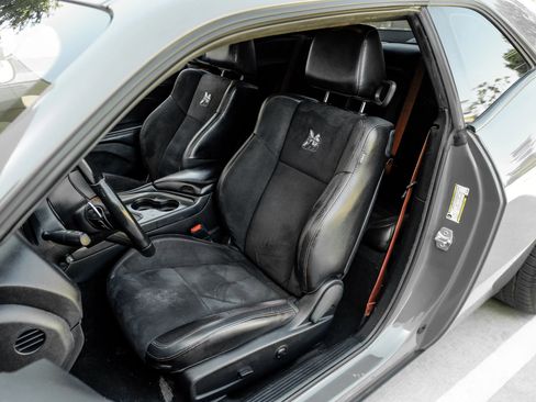 Used 2023 Dodge Challenger R/T Scat Pack w/ Plus Package RWD image 31