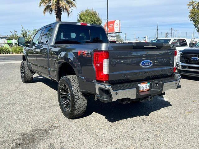 Used 2017 Ford F250 Lariat w/ Lariat Ultimate Package AWD/4WD image 7