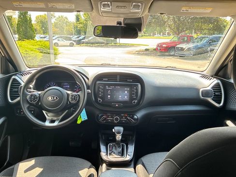 Used 2020 Kia Soul S FWD image 26