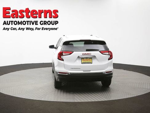 Used 2024 GMC Terrain SLT image 38