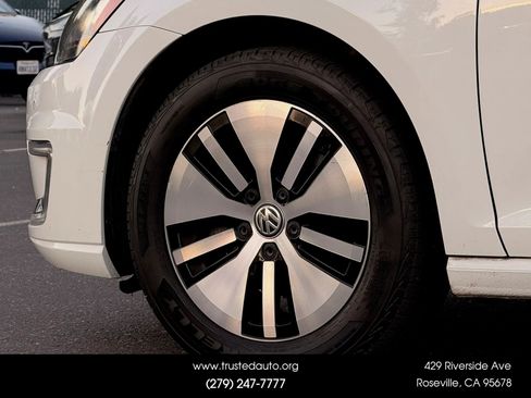Used 2016 Volkswagen e-Golf SEL Premium FWD image 21