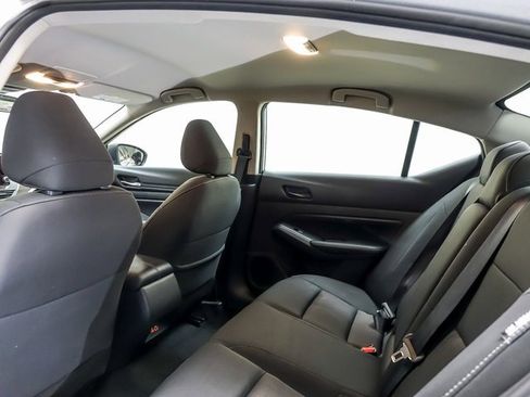 Used 2024 Nissan Altima 2.5 SV image 8