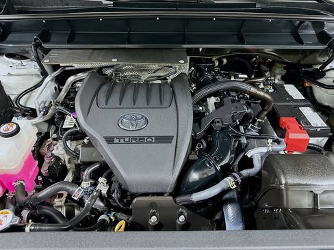 Used 2023 Toyota Highlander XSE FWD image 22