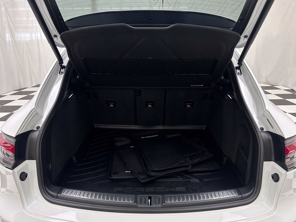 Used 2024 Porsche Macan AWD/4WD image 9