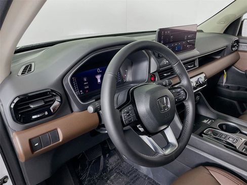 New 2026 Honda Pilot Touring image 12