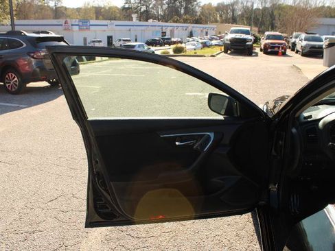 Used 2014 Nissan Altima 2.5 S FWD image 13